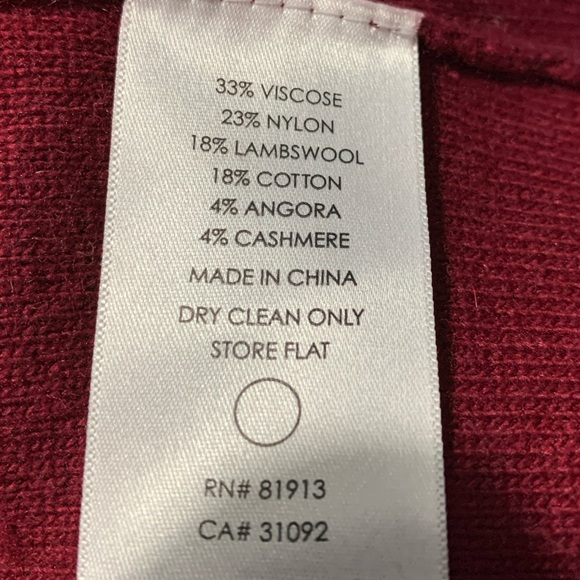 Claret red sweater. - Picture 4 of 4